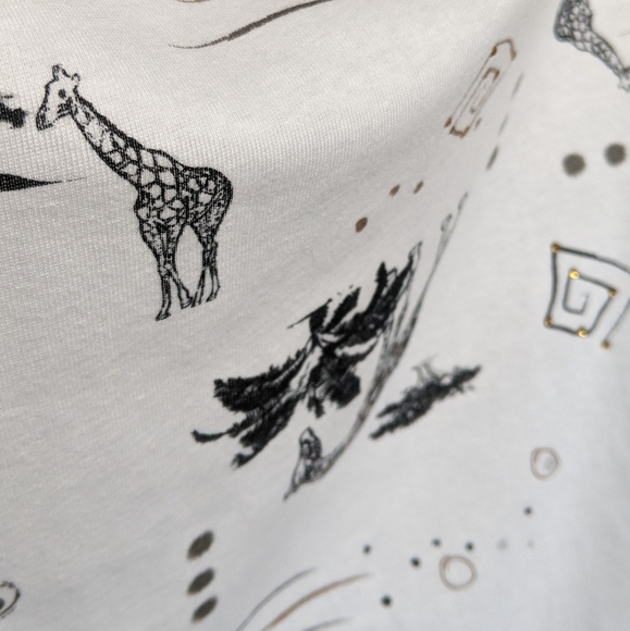 Giraffes and rhinestones on a petite medium t-shirt. Yes please - Picture 8 of 9